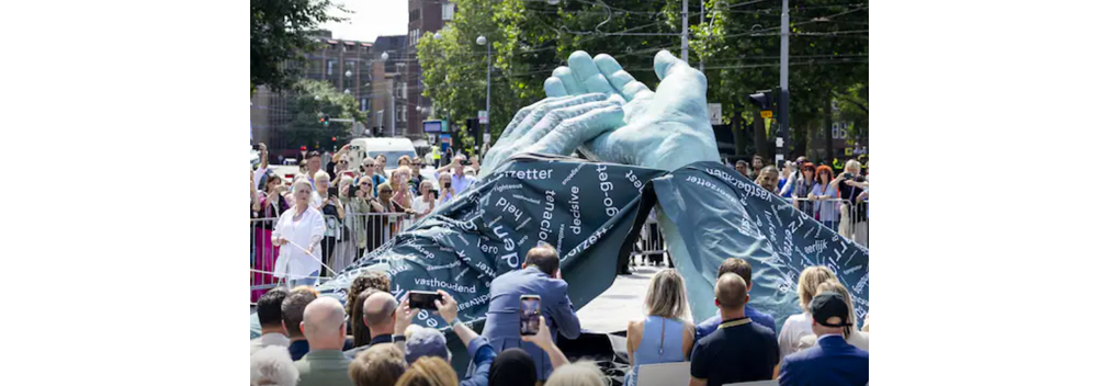 Monument voor Peter R. de Vries onthuld in Amsterdam