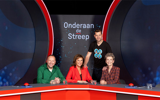 Astrid Joosten presenteert panelshow Onderaan de Streep